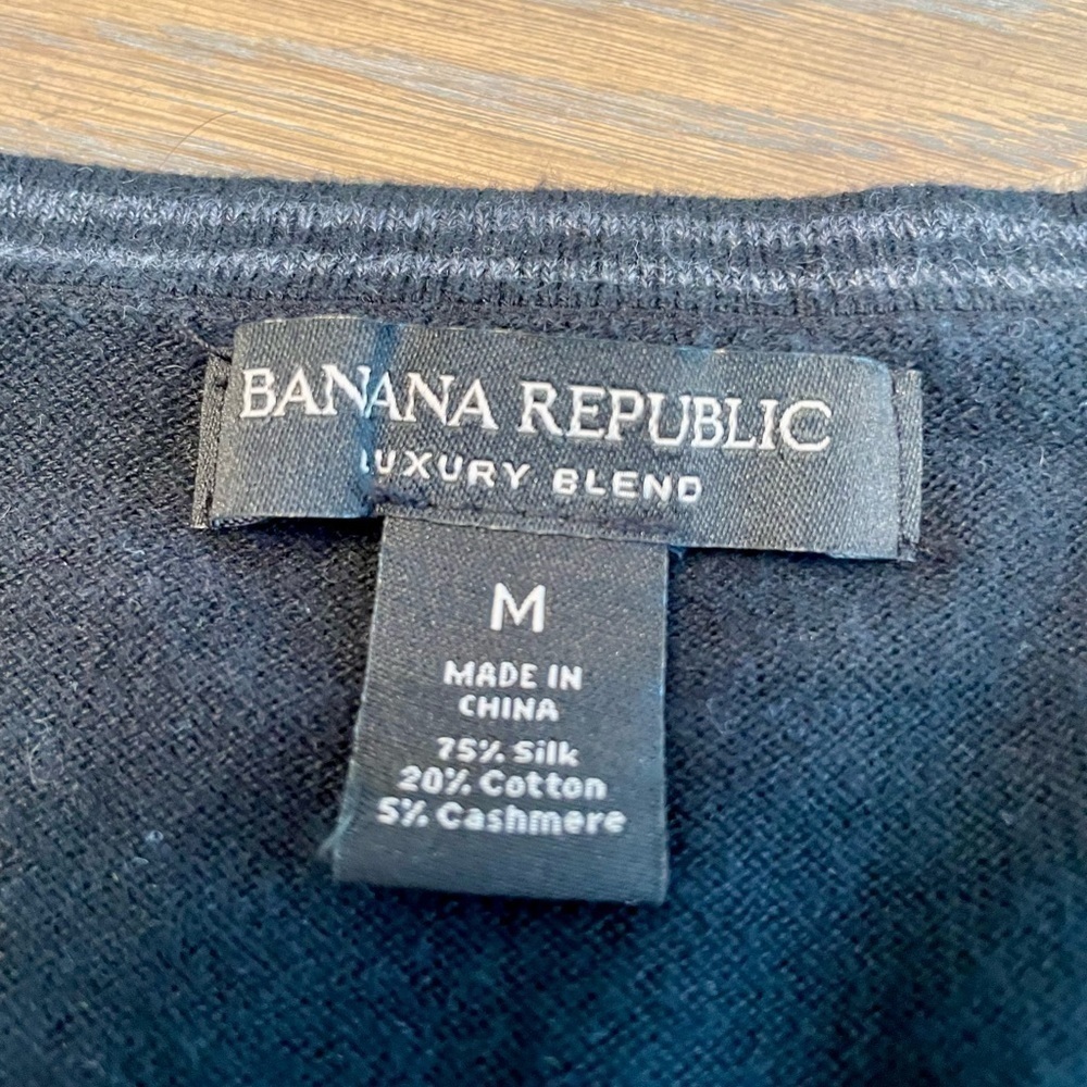 Banana Republic Luxury Blend V Neck Sweater Black - Picture 3 of 6